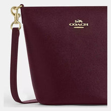 Load image into Gallery viewer, COACH LOGAN DUFFLE CROSSGRAIN LEATHER IN DARK WINE