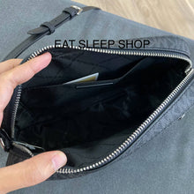Load image into Gallery viewer, MICHAEL KORS JET SET ITEM LARGE EW ZIP CHAIN CROSSBODY IN SIGNATURE BLACK
