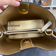 Load image into Gallery viewer, MICHAEL KORS PRATT MEDIUM BUCKET IN PALE GOLD