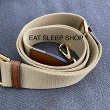 Load image into Gallery viewer, MICHAEL KORS JET SET TRAVEL SMALL CROSSBODY WITH TECH ATTACHED IN SIGNATURE BROWN