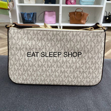 Load image into Gallery viewer, MICHAEL KORS JET SET TRAVEL SMALL CROSSBODY WITH TECH ATTACHED IN SIGNATURE VANILLA