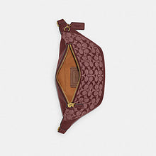 Load image into Gallery viewer, COACH WARREN BELT BAG IN SIGNATURE CHAMBRAY WINE CG994