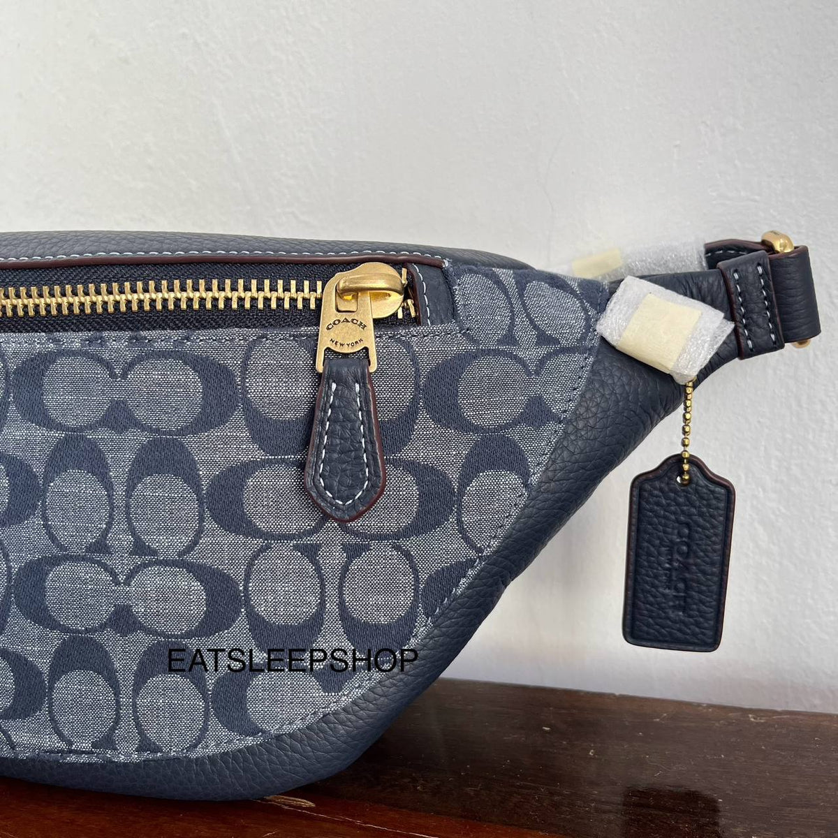 ☆COACH☆WARREN BELT BAG IN SIGNATURE CHAMBRAY Coach Warren Signature Chambray Belt Bag Handbag for Men