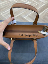 Load image into Gallery viewer, MICHAEL KORS JET SET TRAVEL XS CARRYALL CONVERTIBLE TOP ZIP TOTE IN LUGGAGE