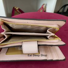 Load image into Gallery viewer, MICHAEL KORS JET SET TRAVEL MEDIUM BIFOLD ZIP COIN WALLET IN POWDER BLUSH