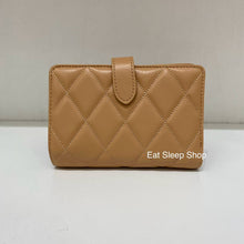 Load image into Gallery viewer, KATE SPADE CAREY MEDIUM COMPACT BIFOLD WALLET IN TIRAMISU (MINOR DENTS AND SCRATCHES)