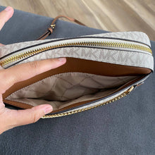 Load image into Gallery viewer, MICHAEL KORS JET SET ITEM LARGE EW ZIP CHAIN CROSSBODY SIGNATURE IN VANILLA