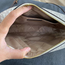 Load image into Gallery viewer, MICHAEL KORS JET SET ITEM LARGE EW ZIP CHAIN CROSSBODY SIGNATURE IN VANILLA