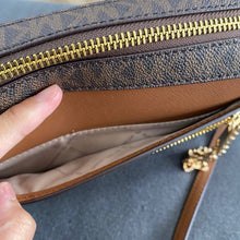 Load image into Gallery viewer, MICHAEL KORS JET SET ITEM LARGE EW ZIP CHAIN CROSSBODY SIGNATURE IN BROWN