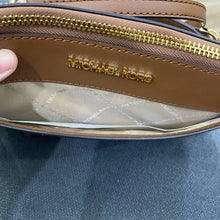 Load image into Gallery viewer, MICHAEL KORS MAISIE LARGE LOGO 3in1 TOTE BAG in SIGNATURE BROWN