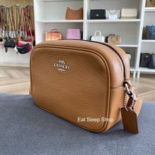 Load image into Gallery viewer, COACH JAMIE CAMERA BAG IN SILVER/LIGHT SADDLE CR110