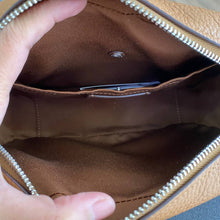 Load image into Gallery viewer, COACH JAMIE CAMERA BAG IN SILVER/LIGHT SADDLE CR110