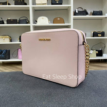 Load image into Gallery viewer, MICHAEL KORS JET SET ITEM LARGE EW CROSSBODY IN POWDER BLUSH (NO CHAIN INFRONT)