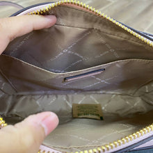 Load image into Gallery viewer, MICHAEL KORS JET SET ITEM LARGE EW CROSSBODY IN POWDER BLUSH (NO CHAIN INFRONT)