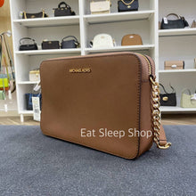 Load image into Gallery viewer, MICHAEL KORS JET SET ITEM LARGE EW CROSSBODY IN LUGGAGE (NO CHAIN INFRONT)