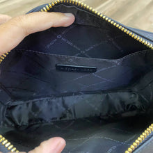 Load image into Gallery viewer, MICHAEL KORS JET SET ITEM LARGE EW CROSSBODY IN BLACK (NO CHAIN INFRONT)