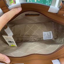 Load image into Gallery viewer, MICHAEL KORS JET SET TRAVEL MEDIUM DOUBLE POCKET TOTE IN SIGNATURE BROWN