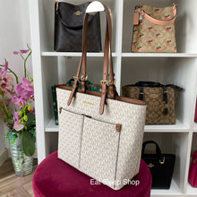 Load image into Gallery viewer, MICHAEL KORS JET SET TRAVEL MEDIUM DOUBLE POCKET TOTE IN SIGNATURE VANILLA
