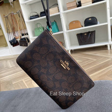 Load image into Gallery viewer, COACH LARGE CORNER ZIP WRISTLET SIGNATURE CANVAS CZ277 IN WALNUT BLACK