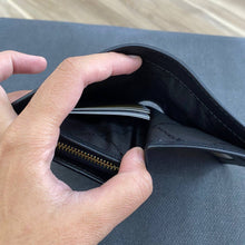 Load image into Gallery viewer, MICHAEL KORS JET SET TRAVEL MEDIUM BIFOLD ZIP COIN WALLET IN BLACK
