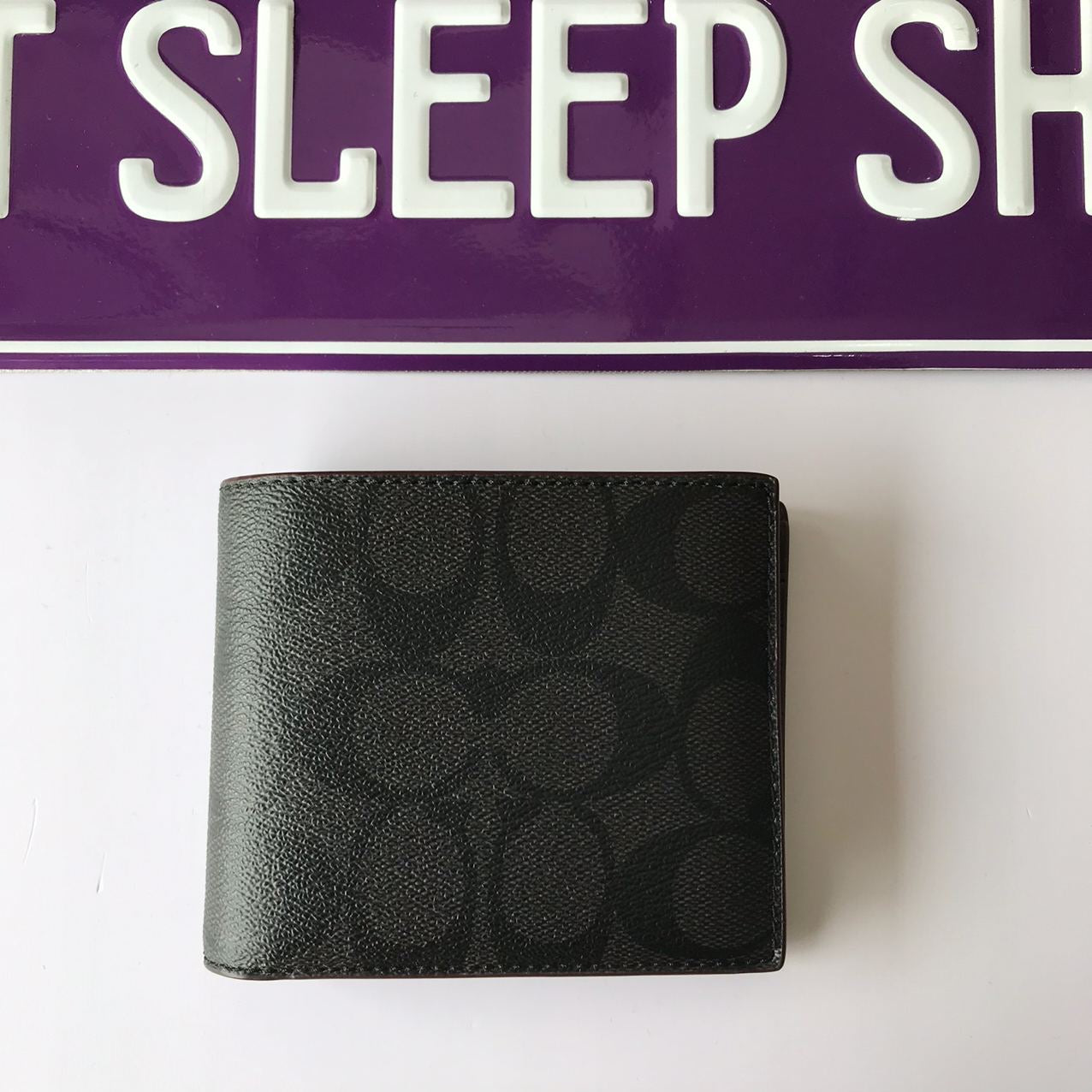 Compact id discount wallet coach