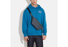 Load image into Gallery viewer, COACH WARREN BELT BAG IN SIGNATURE CHAMBRAY DENIM CG994