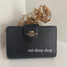 Load image into Gallery viewer, COACH MEDIUM CORNER ZIP WALLET 6390 IN IM/BLACK
