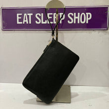 Load image into Gallery viewer, COACH  DOUBLE ZIP WALLET WRISTLET SIGNATURE C5576 IN BROWN BLACK