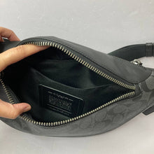 Load image into Gallery viewer, COACH WARREN BELT BAG SIGNATURE CANVAS F78777 IN QB/CHARCOAL BLACK (6671949889723)