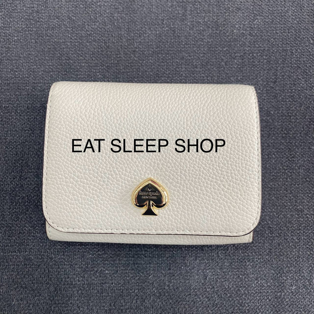 KATE SPADE KAYLA SMALL WALLET in MERINGUE