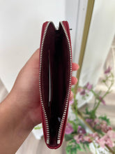 Load image into Gallery viewer, COACH CORNER ZIP WRISTLET IN SIGNATURE DENIM TRUE RED (CDF27)
