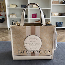 Load image into Gallery viewer, DEMPSEY TOTE 22 IN SIGNATURE JACQUARD WITH STRIPE IN LIGHT KHAKI CHALK (COACH CQ878)
