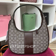 Load image into Gallery viewer, COACH CARMEN SHOULDER BAG IN SIGNATURE JACQUARD (COACH CV001) SV/OAK/MAPLE
