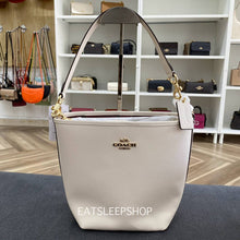 Load image into Gallery viewer, COACH CITY BUCKET BAG (COACH CT801) GOLD/CHALK
