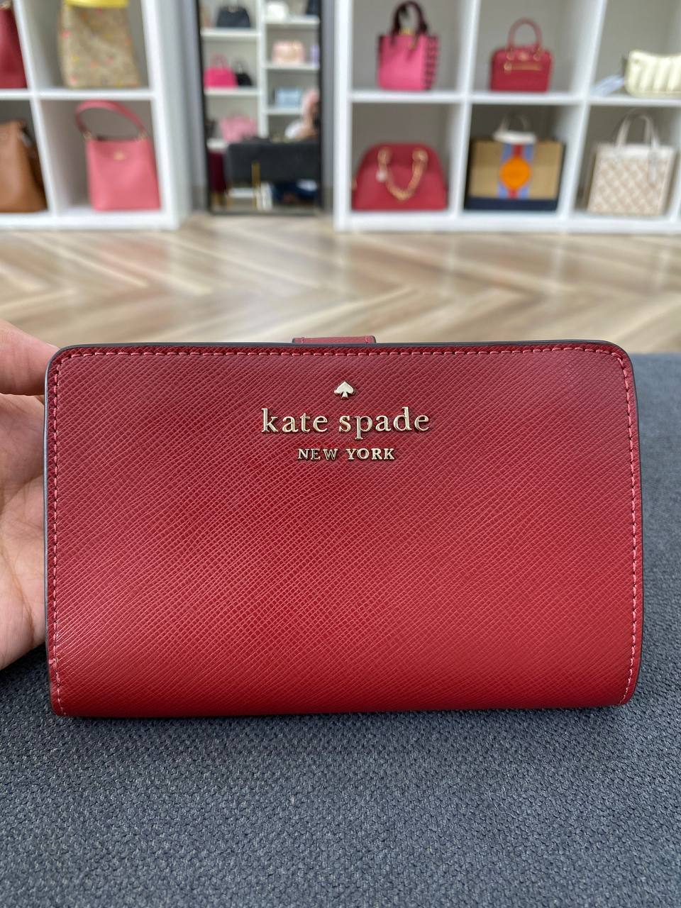 KATE SPADE STACI MEDIUM SAFFIANO COMPACT BIFOLD WALLET IN RED CURRANT