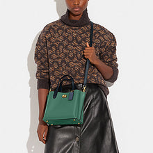Load image into Gallery viewer, COACH WILLOW TOTE 24 IN COLORBLOCK BRASS/BRIGHT GREEN MULTI (C8561)
