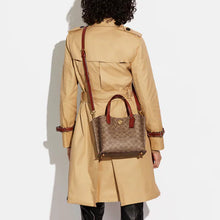 Load image into Gallery viewer, COACH WILLOW TOTE 24 IN SIGNATURE CANVAS C8562
