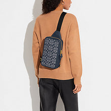 Load image into Gallery viewer, COACH SULLIVAN PACK IN SIGNATURE CHAMBRAY (COACH CG993)
