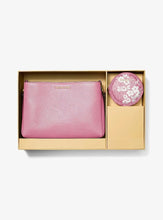 Load image into Gallery viewer, GIFT SET IN CARNATION : MICHAEL KORS TRISHA MEDIUM LOGO CROSSBODY IN SIGNATURE CARNATION
