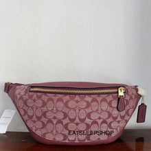 Load image into Gallery viewer, COACH WARREN BELT BAG IN SIGNATURE CHAMBRAY WINE CG994
