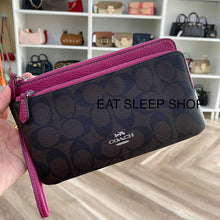 Load image into Gallery viewer, COACH DOUBLE ZIP WALLET WRISTLET SIGNATURE C5576 IN BROWN/BRIGHT VIOLET
