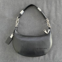 Load image into Gallery viewer, COACH MINI PAYTON LEATHER IN BLACK CN011
