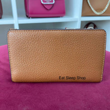 Load image into Gallery viewer, KATE SPADE LEILA SMALL BIFOLD WALLET IN WARM GINGERBREAD
