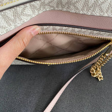 Load image into Gallery viewer, MICHAEL KORS JET SET ITEM LARGE EW ZIP CHAIN CROSSBODY SIGNATURE IN POWDER BLUSH MULTI
