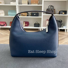 Load image into Gallery viewer, MICHAEL KORS EMBER SMALL MESSENGER IN NAVY
