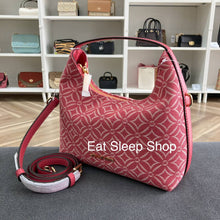 Load image into Gallery viewer, MICHAEL KORS EMBER SMALL MESSENGER IN LIGHT BERRY SORBET
