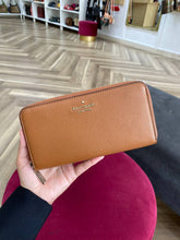 Load image into Gallery viewer, KATE SPADE LEILA LARGE CONTINENTAL WALLET IN WARM GINGERBREAD
