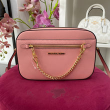 Load image into Gallery viewer, MICHAEL KORS JET SET ITEM  LARGE EW ZIP CHAIN CROSSBODY LEATHER IN PRIMROSE
