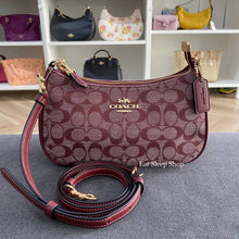 Load image into Gallery viewer, COACH DENIM CHAMBRAY TERI SHOULDER BAG CH139 IN IM/WINE MULTI
