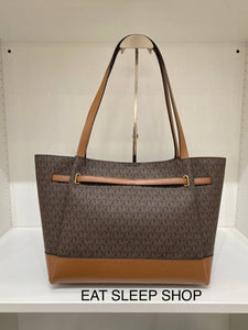 MICHAEL KORS REED LARGE BELTED TOTE IN SIGNATURE BROWN